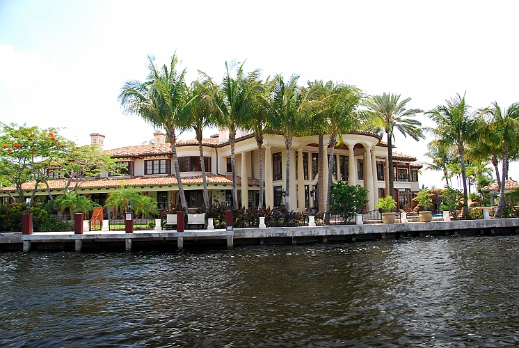 Fort Lauderdale, una villa lussuosa lungo l'intracoastal channel