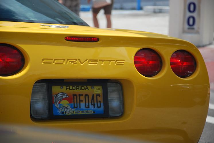 Miami beach, corvette